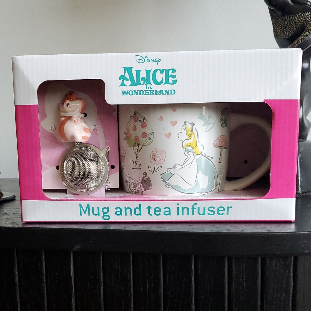 Disney Alice in Wonderland Mug & Cheshire Cat Tea Infuser Set